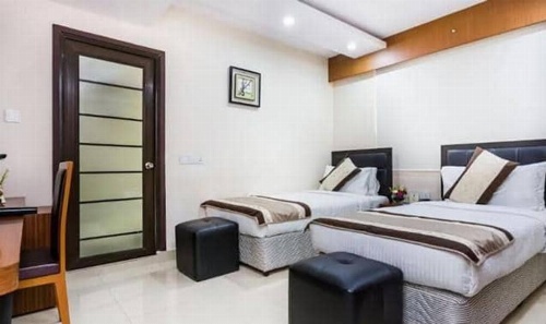 Hotel Diamonds Pearl image 10