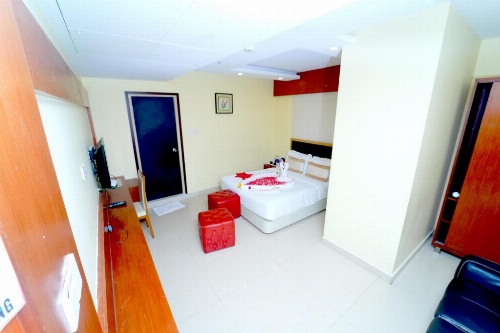 Hotel Diamonds Pearl image 12