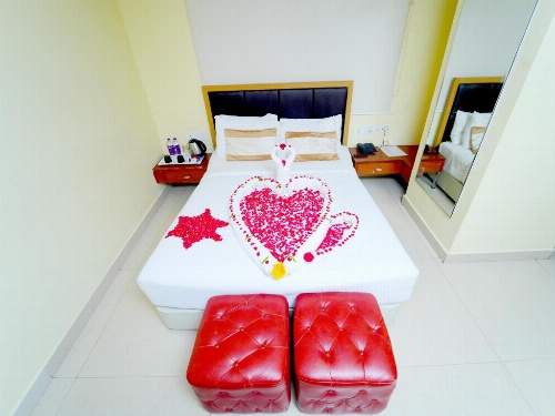 Hotel Diamonds Pearl image 14