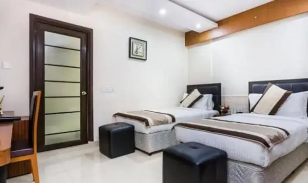 Hotel Diamonds Pearl 10